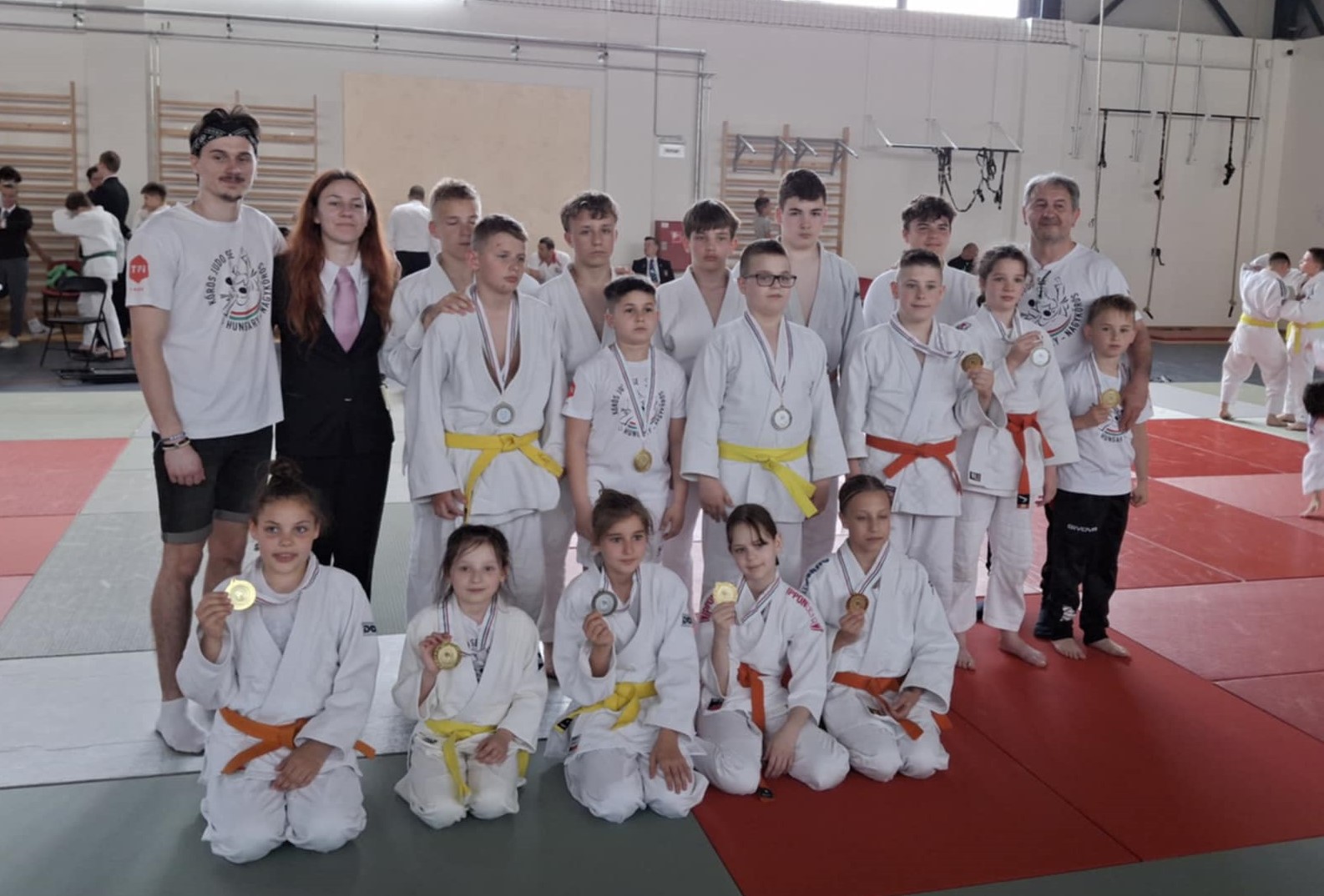 HETI SPORT - Sikerhegyek Nagykőrösön, győzelem a pályán, tatamin és szőnyegen is