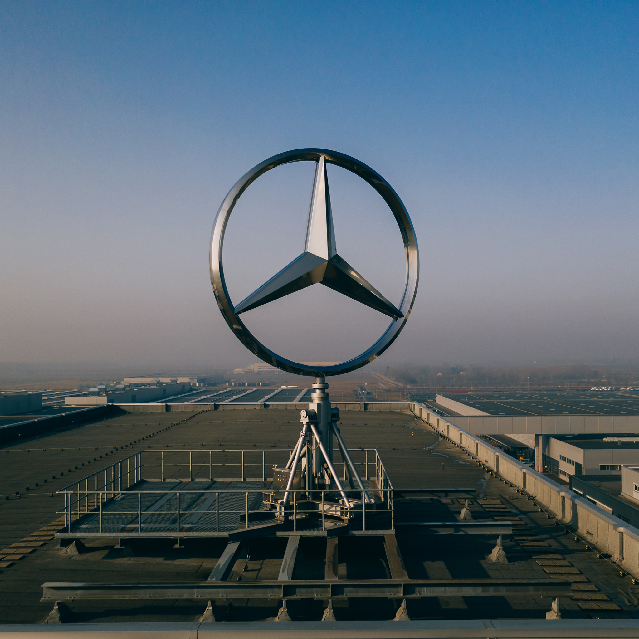A kecskeméti Mercedes-gyár jövőt épít válság idején is