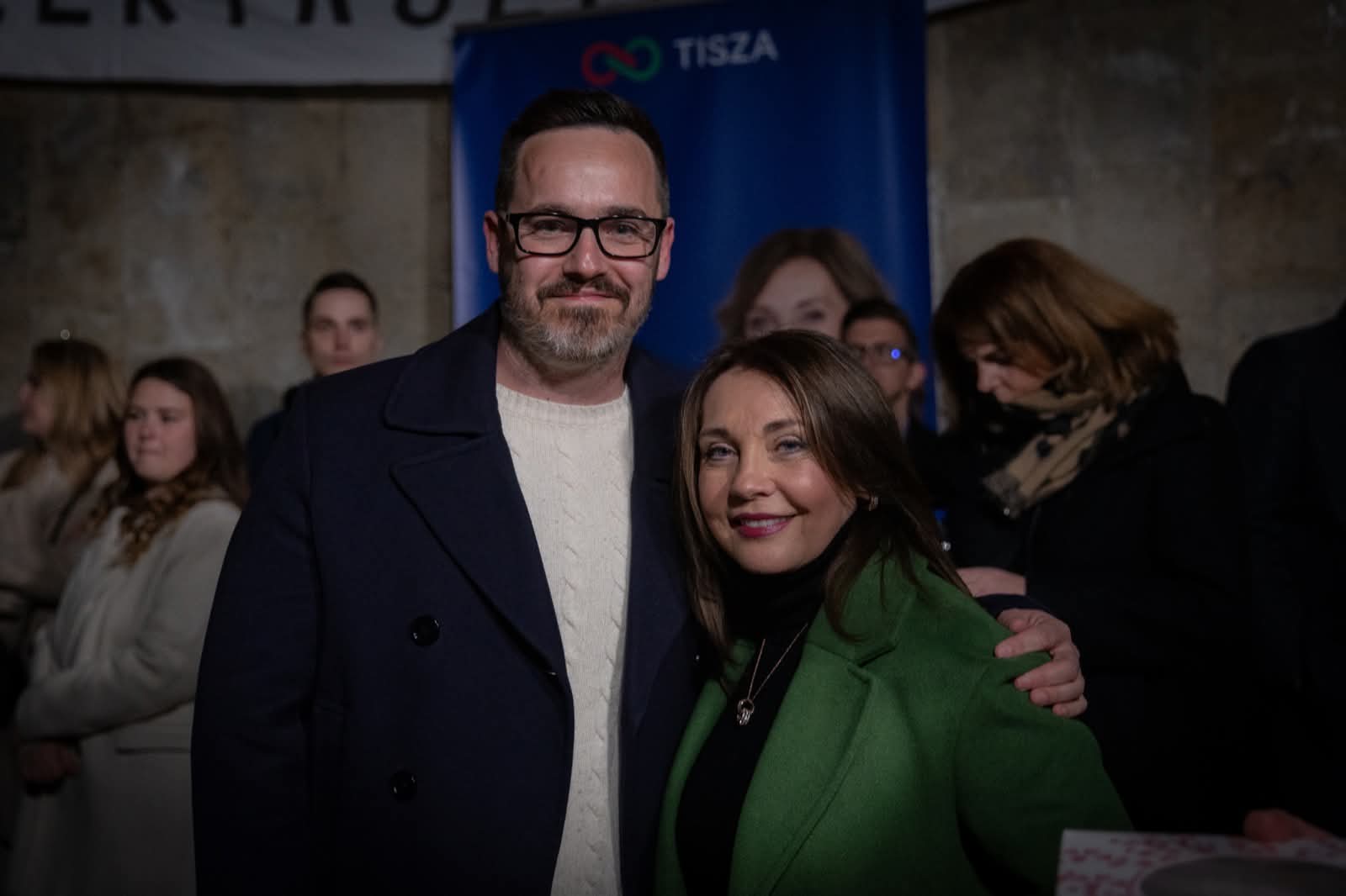 Muhari Gergely és Rost Andrea: Stop az abonyi akkugyárnak!