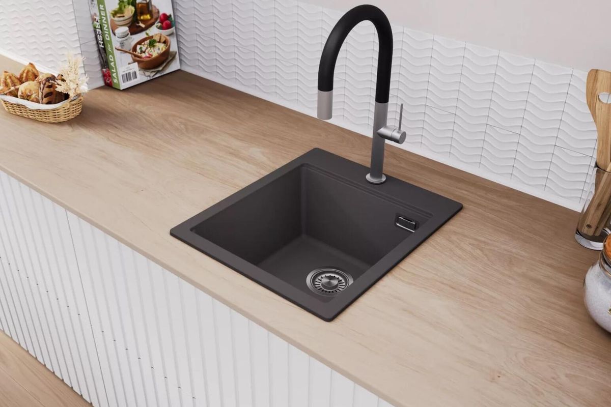 Mosogatótálcák a konyhában