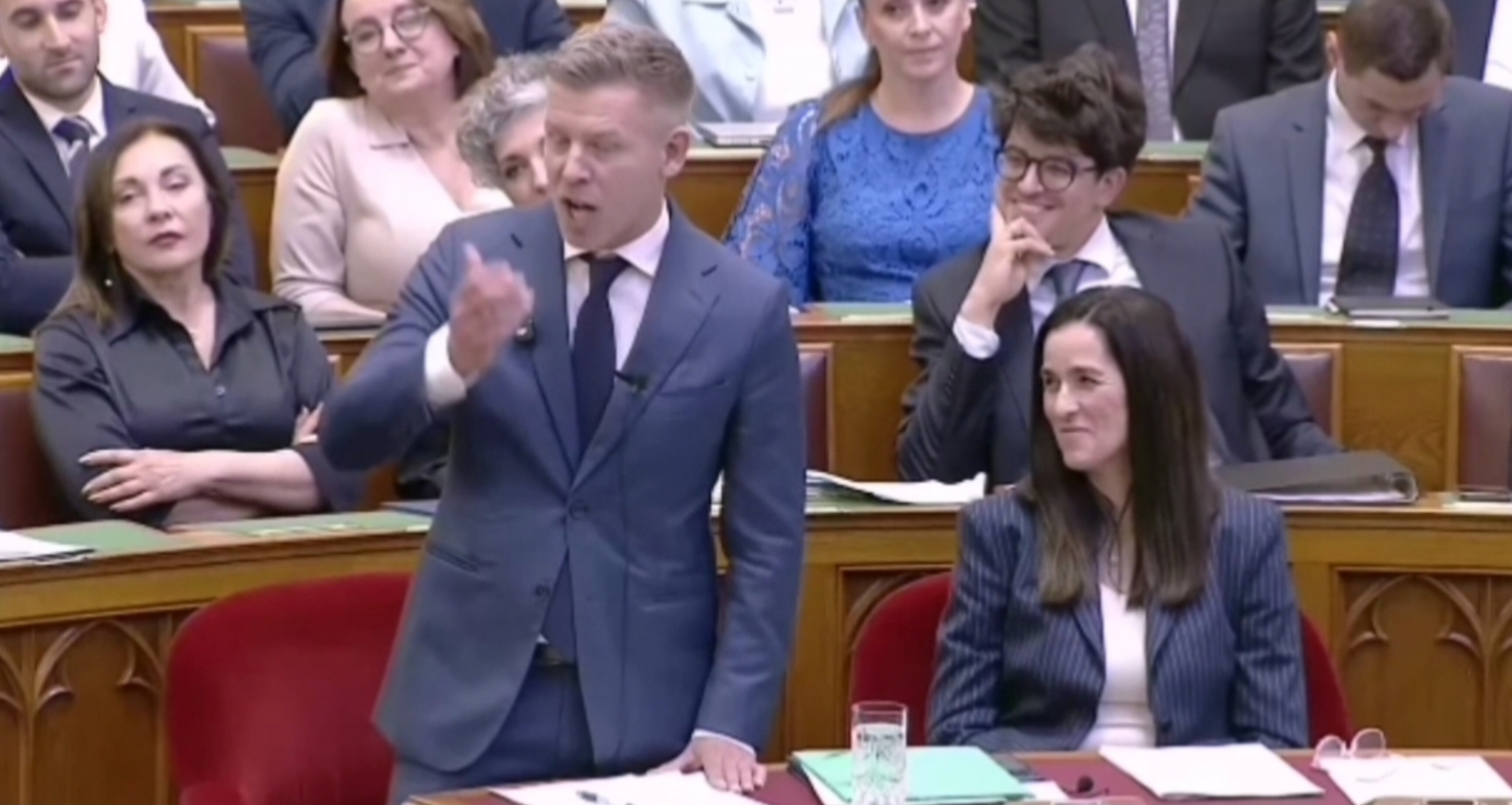 Orbán a láthatatlan ellenzéki vezér