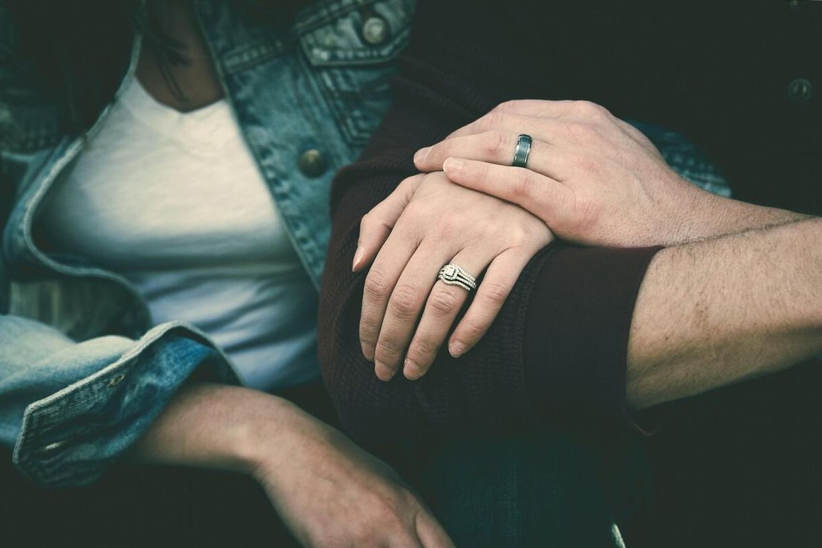 Korkülönbség egy párkapcsolatban: tényleg számít?