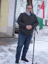 „Dolgozzanak a fideszesek 400 órát”