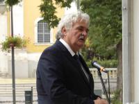 A Szent Korona óriási másolata Abonyban!