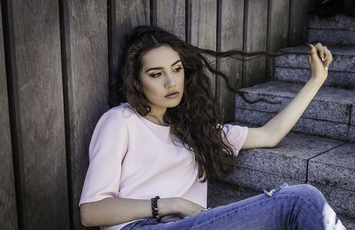 Vajon mennyiben tud segíteni a kamaszok hajhullásán a lézeres hajterápia?