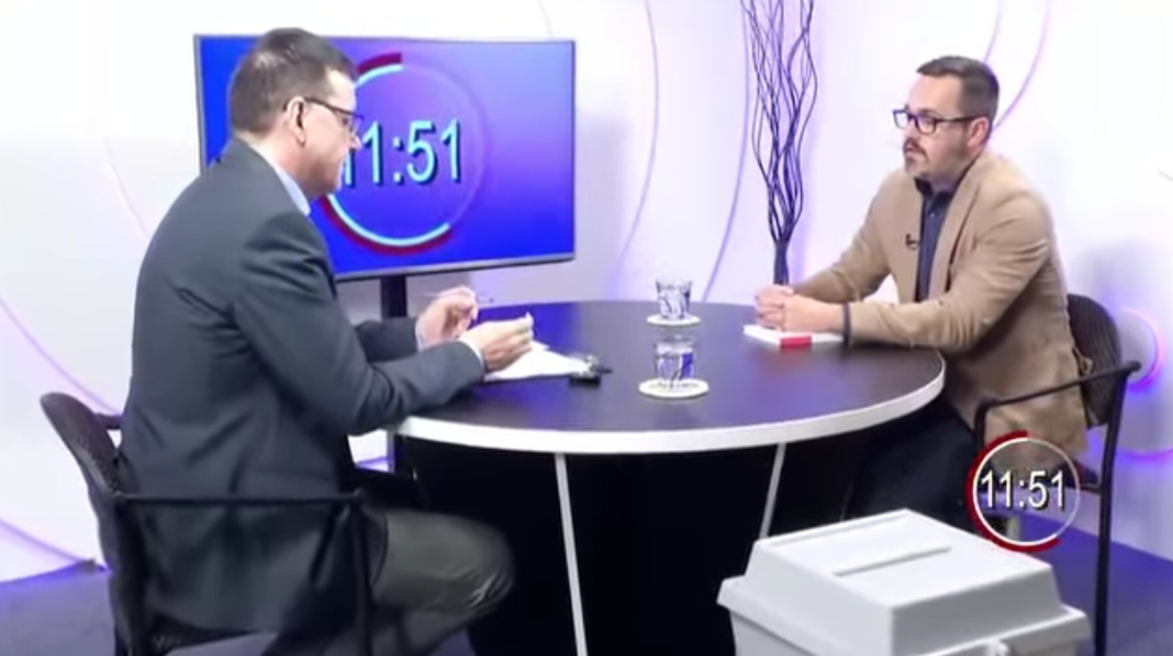 „Nem hagyhatjuk, hogy így menjenek tovább a dolgok” – Muhari Gergely a hétköznapi hősök és a cserbenhagyott családok hangja