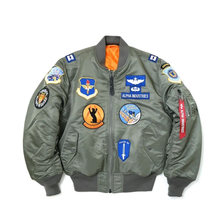 A felvarrók jelentősége a katonai stílusú ruházatokon